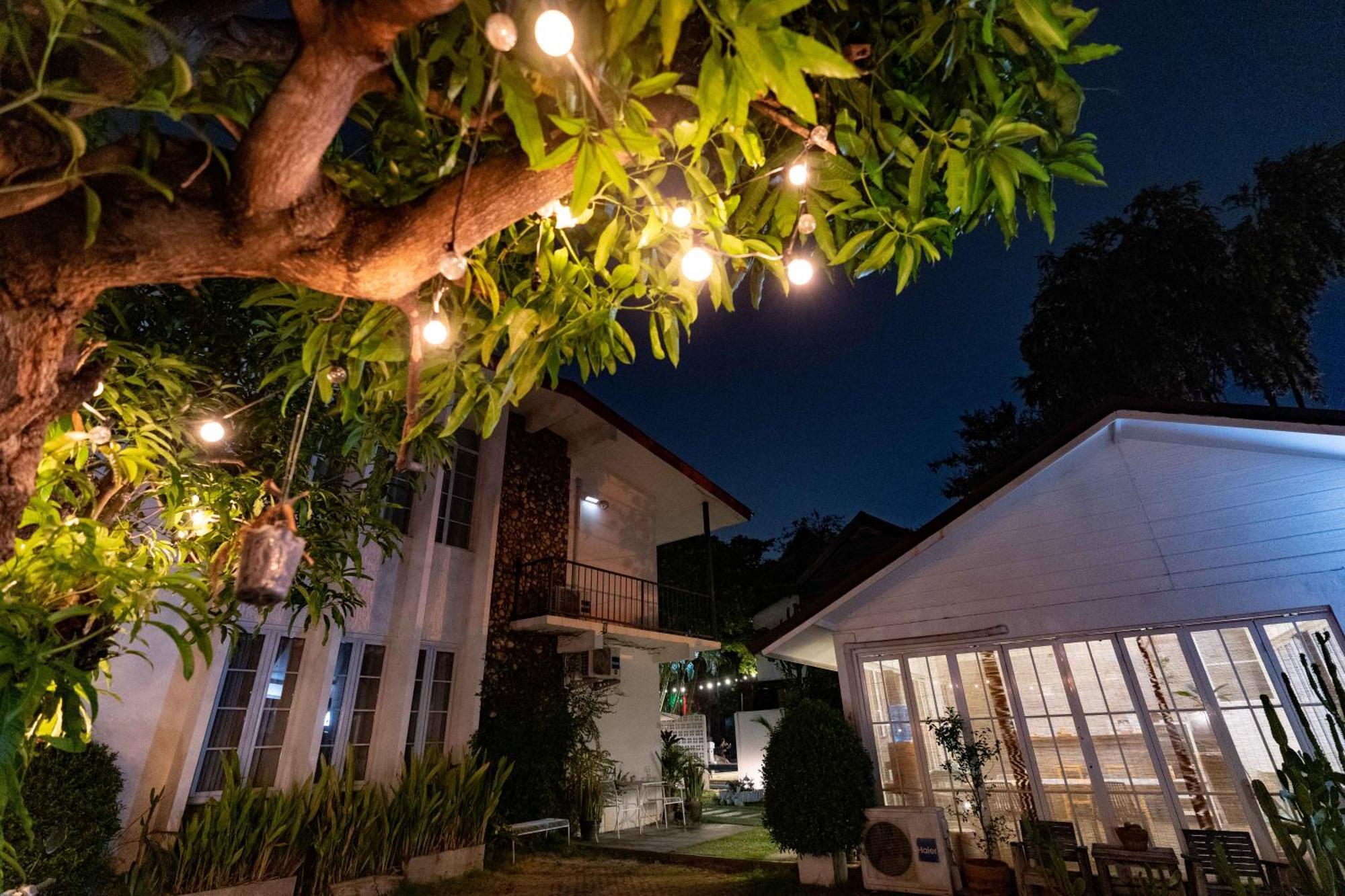 Mammoth Boutique Hotel Чиангмай Екстериор снимка